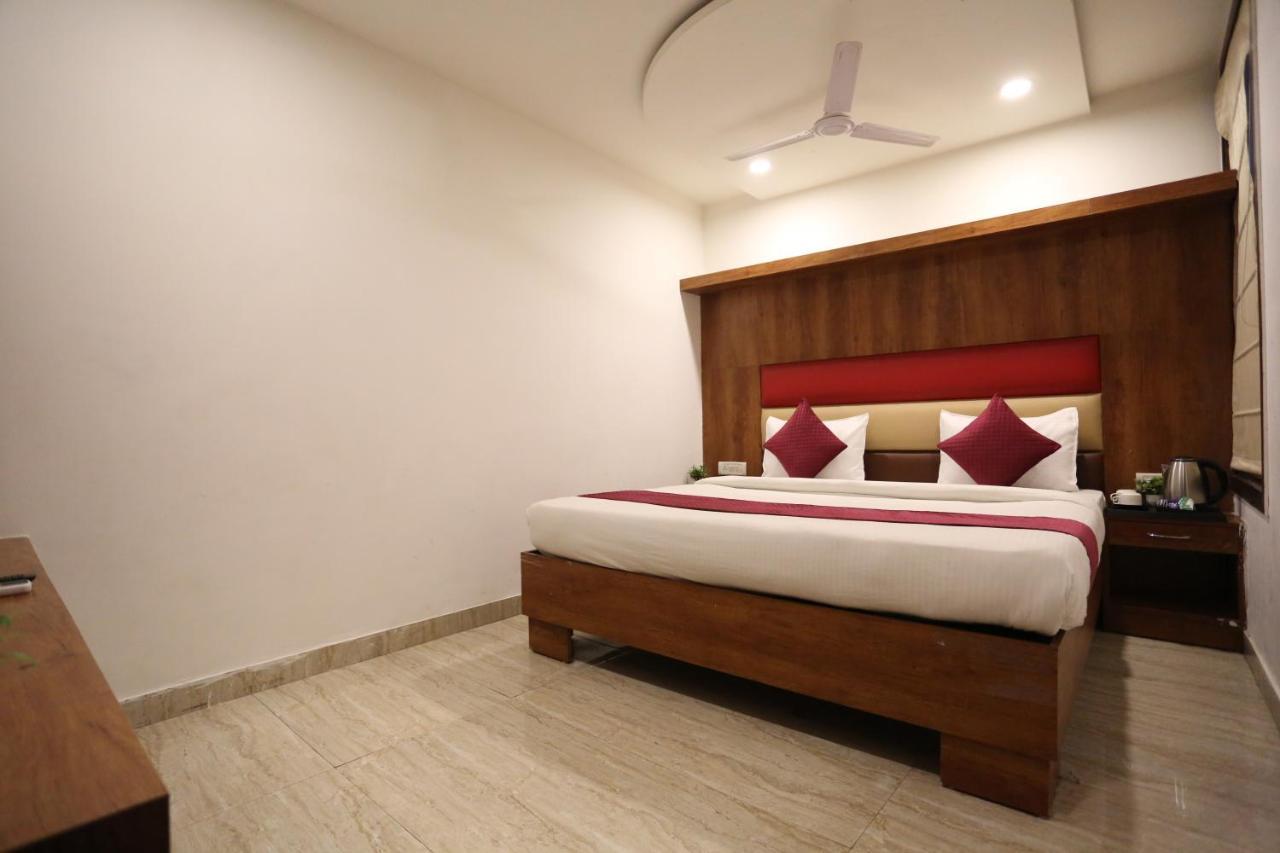 Hotel Sm Suits Near Delhi Airport-Unit By Grand Urban Luxury New Delhi Buitenkant foto