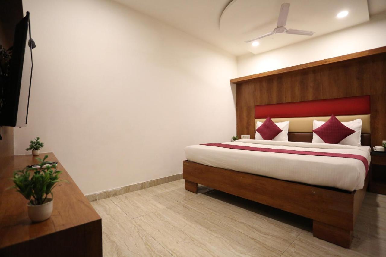 Hotel Sm Suits Near Delhi Airport-Unit By Grand Urban Luxury New Delhi Buitenkant foto