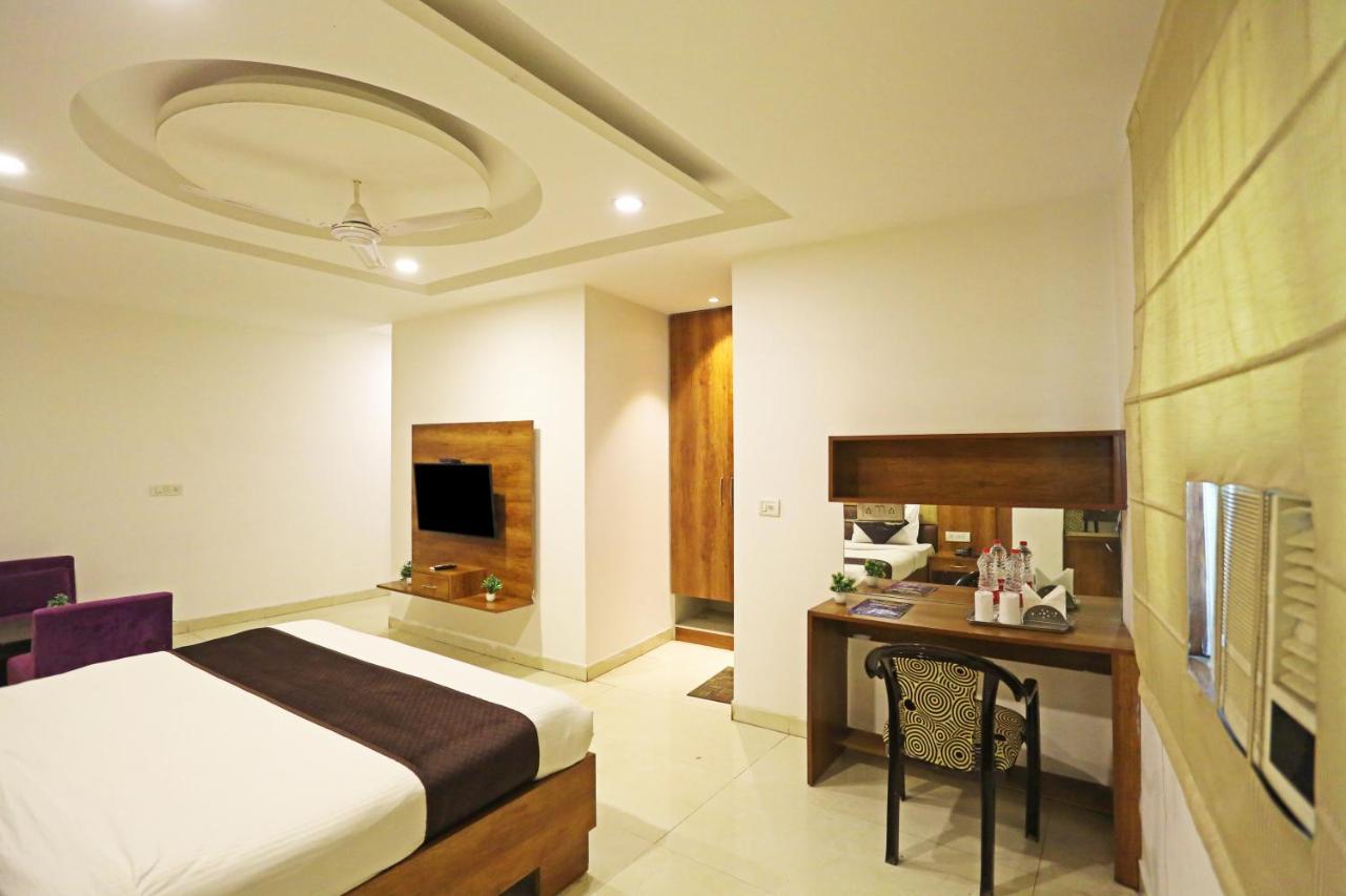 Hotel Sm Suits Near Delhi Airport-Unit By Grand Urban Luxury New Delhi Buitenkant foto