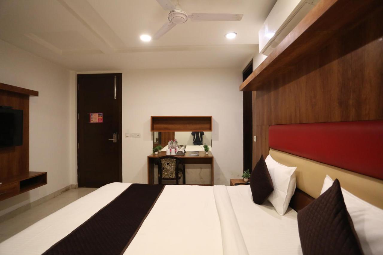 Hotel Sm Suits Near Delhi Airport-Unit By Grand Urban Luxury New Delhi Buitenkant foto