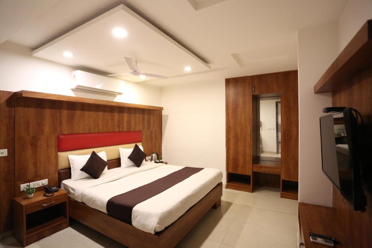 Hotel Sm Suits Near Delhi Airport-Unit By Grand Urban Luxury New Delhi Buitenkant foto