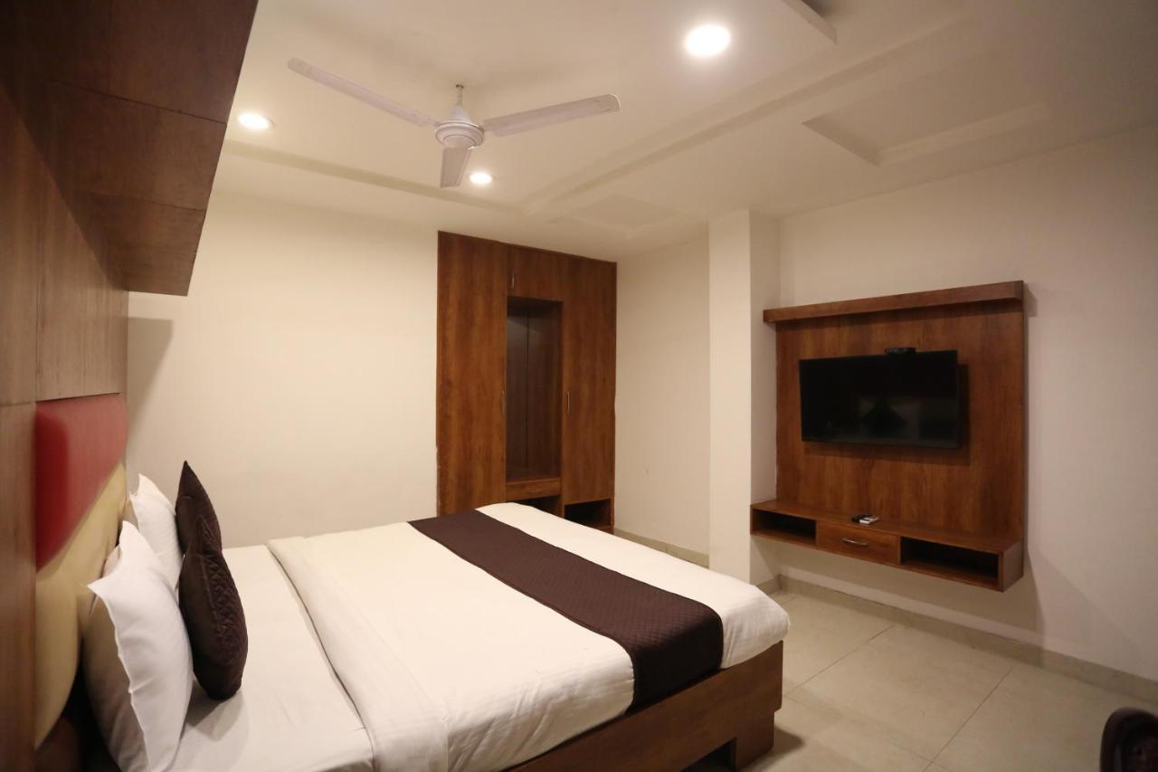 Hotel Sm Suits Near Delhi Airport-Unit By Grand Urban Luxury New Delhi Buitenkant foto